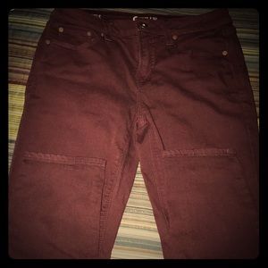 Skinny burgundy ankle pants with stretch